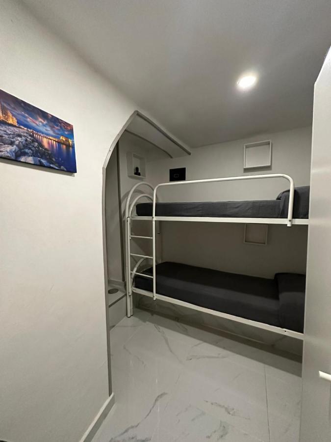 La Casa Del Turista * Napoli